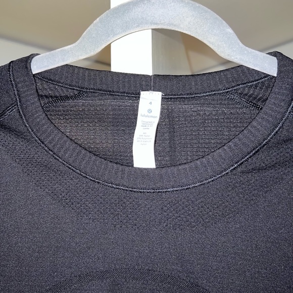 LULULEMON Workout Tee - Picture 2 of 3
